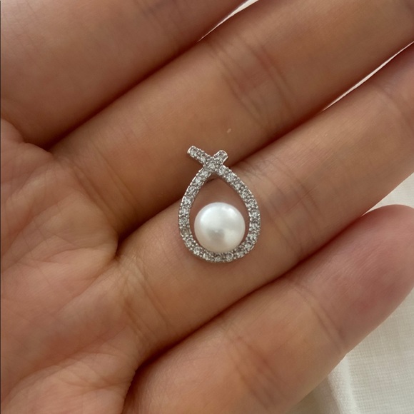 Silver Pearl Teardrop Earrings - Picture 4 of 9